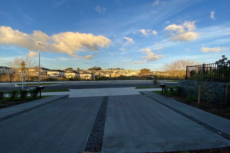 Photo of property in 38 Koura Road, Flat Bush, 2019