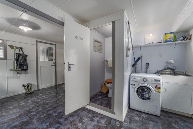 Photo of property in 4 Titoki Road, Waikanae Beach, Waikanae, 5036