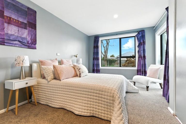 Photo of property in 19 Elwyn Place, Avonhead, Christchurch, 8042