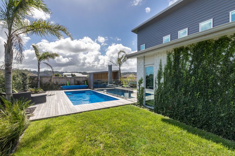 Photo of property in 63 Tapu Road, Huapai, Kumeu, 0810