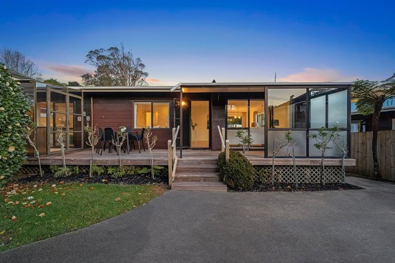 Photo of property in 2/30 Selwyn Crescent, Forrest Hill, Auckland, 0620
