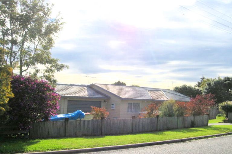 Photo of property in 16 Foster Crescent, Snells Beach, 0920