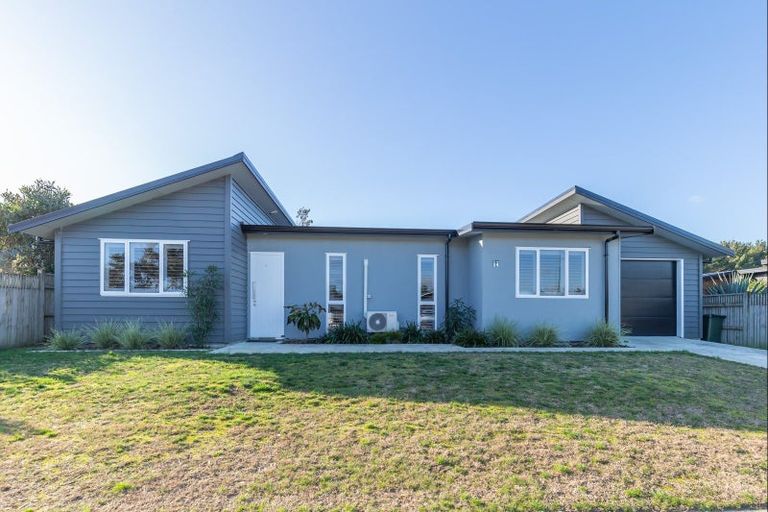 Photo of property in 14 Sandown Avenue, Himatangi Beach, Foxton, 4891