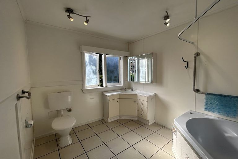 Photo of property in 1/178 Waimumu Road, Massey, Auckland, 0614