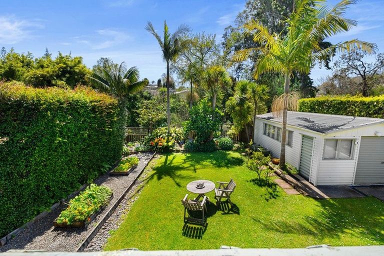 Photo of property in 12 Linwood Avenue, Forrest Hill, Auckland, 0620