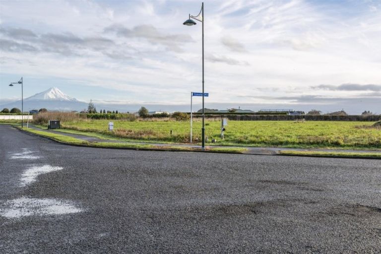 Photo of property in 28 County Drive, Hawera, 4610