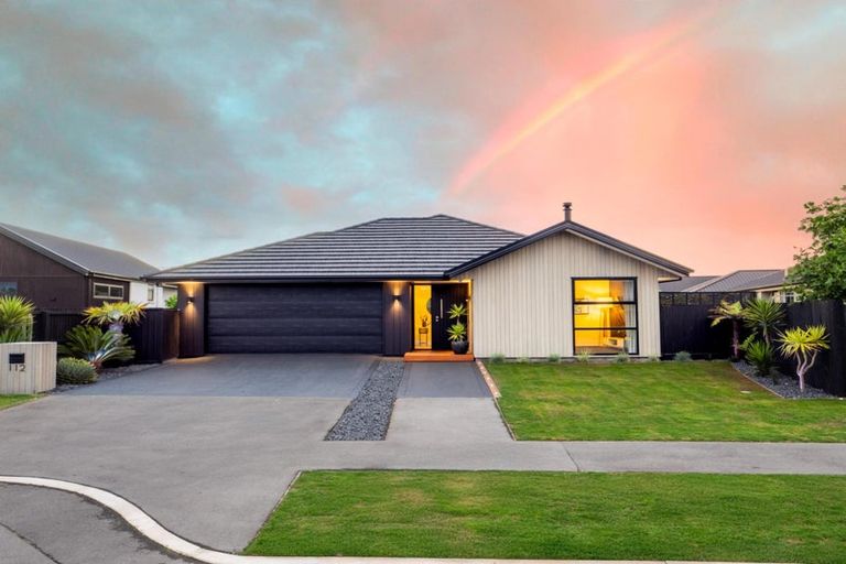 Photo of property in 112 Prestons Park Drive, Marshland, Christchurch, 8083