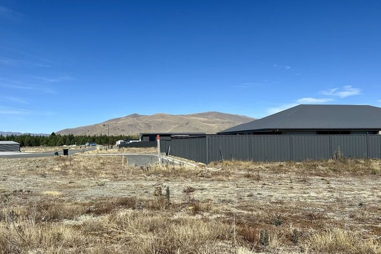 Photo of property in 18 Canal Place, Twizel, 7901