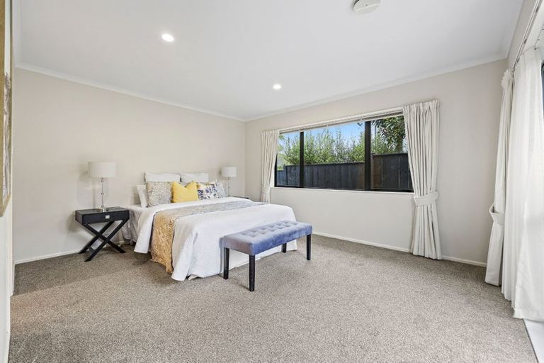 Photo of property in 25 Dairyland Drive, East Tamaki Heights, Auckland, 2016