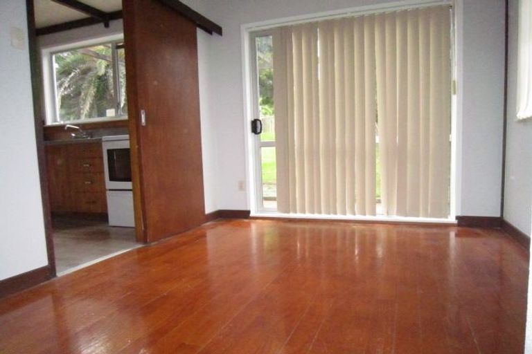 Photo of property in 38 Thornlow Street, Glendene, Auckland, 0602