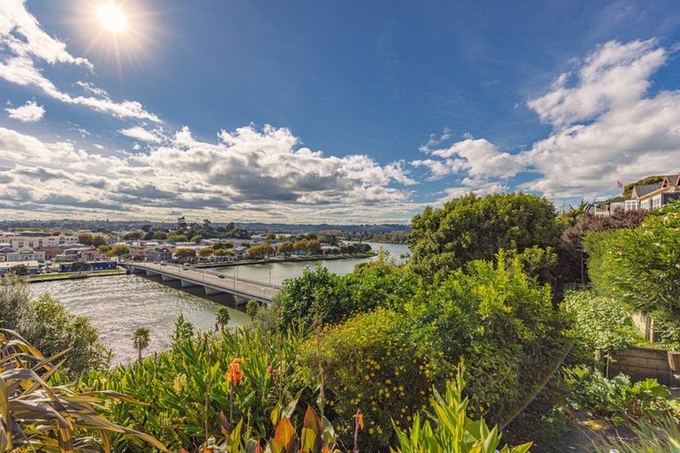 Photo of property in 48 Hipango Terrace, Durie Hill, Whanganui, 4500