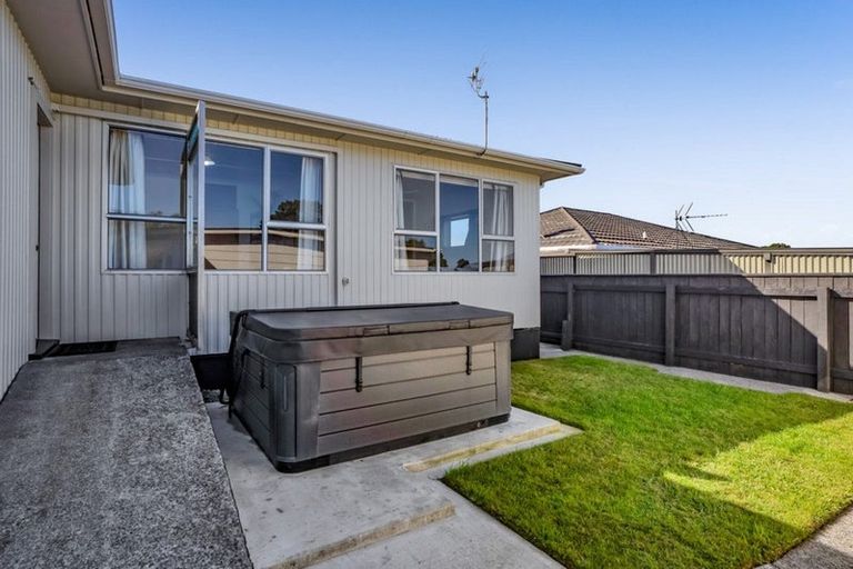 Photo of property in 92 Mangorei Road, Strandon, New Plymouth, 4312