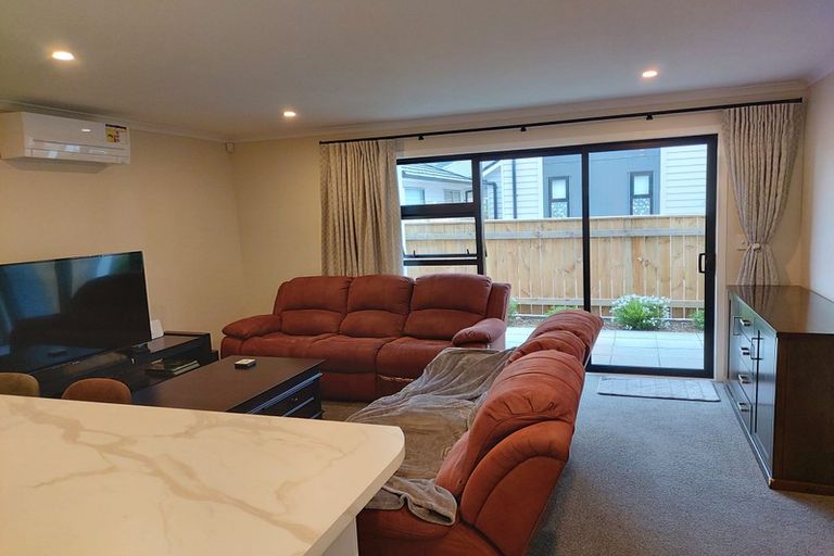 Photo of property in 16b Royal Street, Upper Hutt Central, Upper Hutt, 5018