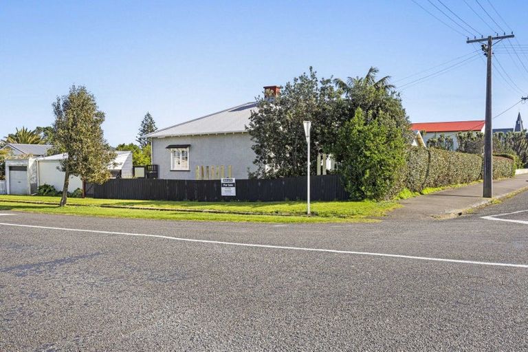 Photo of property in 21 Egmont Street, Patea, 4520