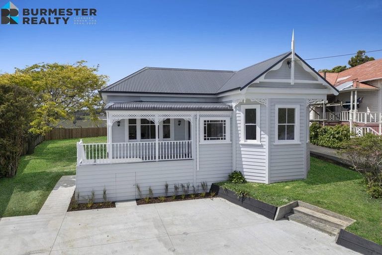 Photo of property in 5 Porter Crescent, Helensville, 0800