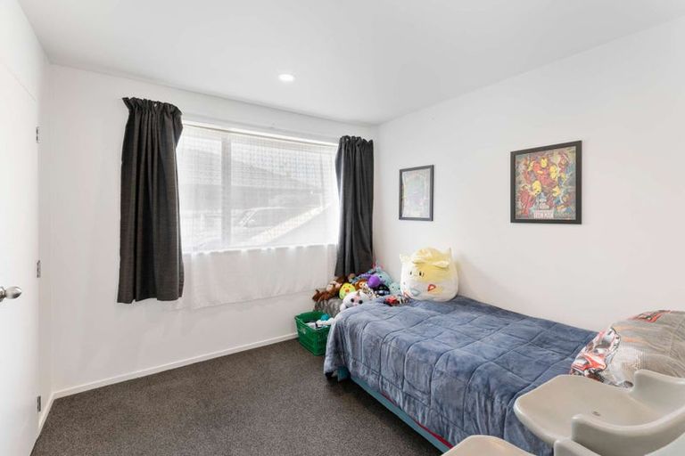 Photo of property in 18 Chic Gardens, Parakai, 0830