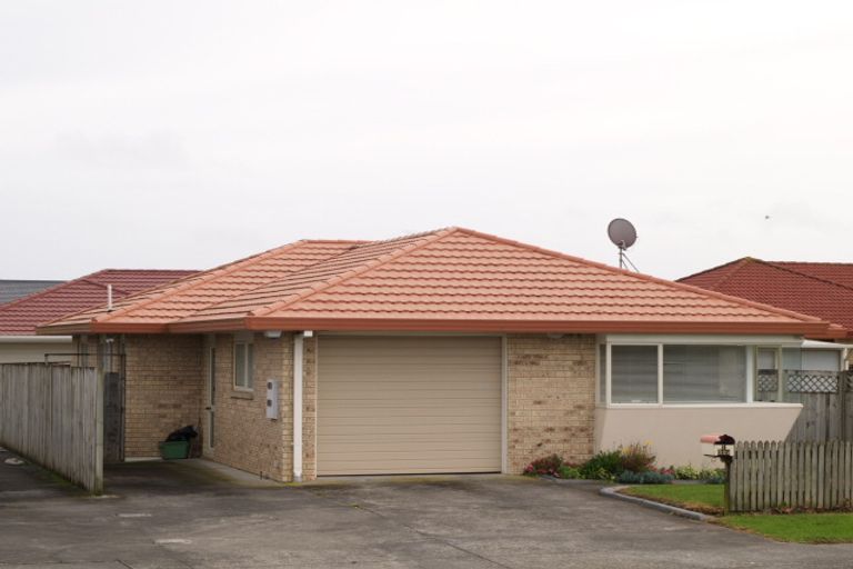Photo of property in 1/329 Botany Road, Golflands, Auckland, 2013