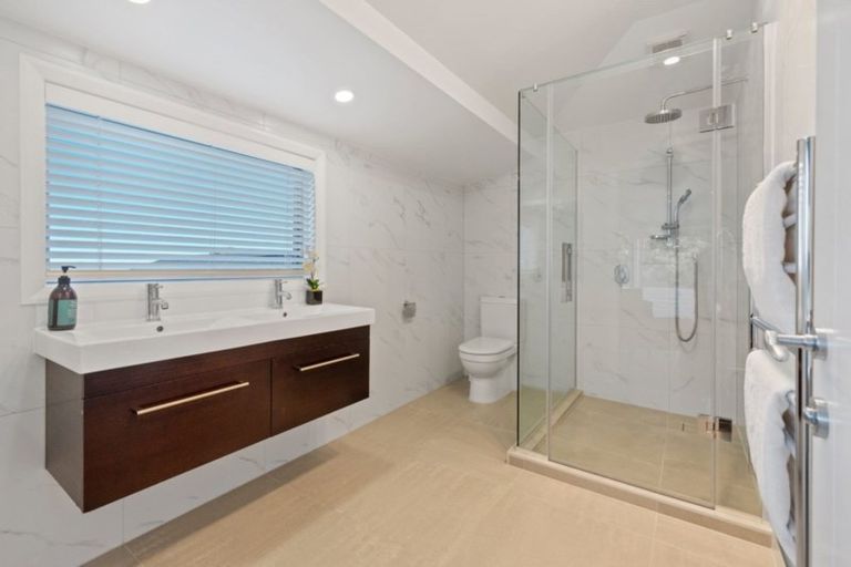 Photo of property in 201 Bleakhouse Road, Mellons Bay, Auckland, 2014