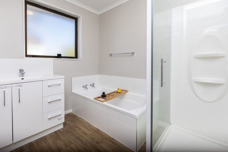 Photo of property in 4 Sonning Place, Redwood, Christchurch, 8051