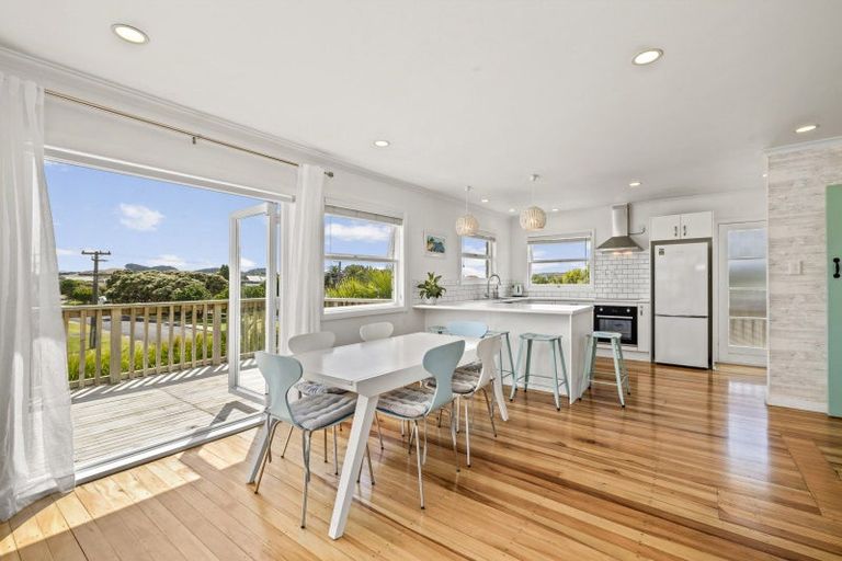 Photo of property in 10 Tahuna Avenue, Raglan, 3225