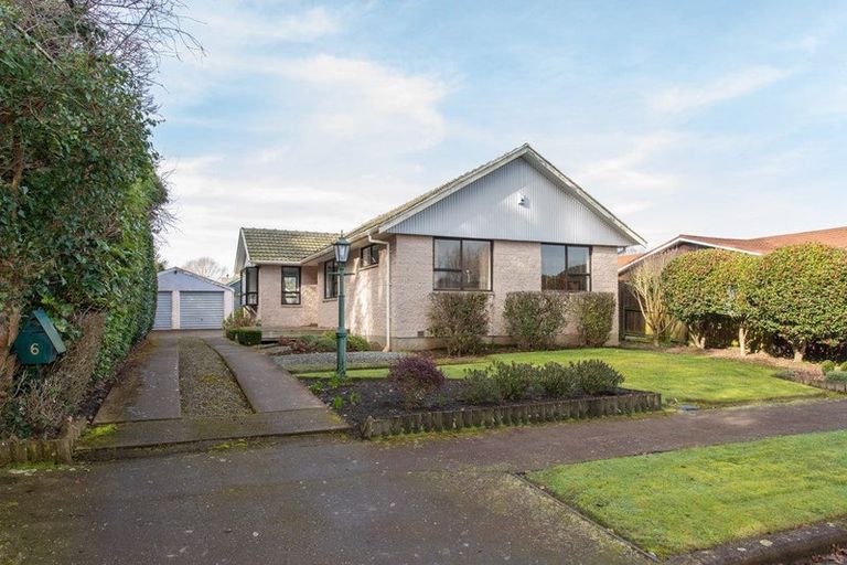 Photo of property in 6 Rathlin Street, Redwood, Christchurch, 8051