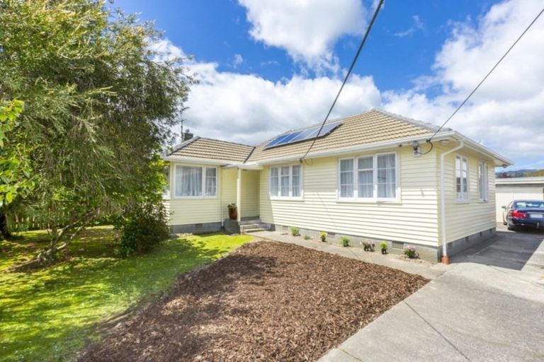 Photo of property in 5 Maher Street, Elderslea, Upper Hutt, 5018