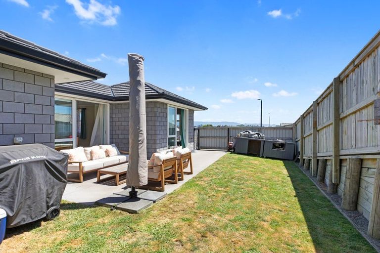 Photo of property in 84 Bert Wall Drive, Omokoroa, 3114