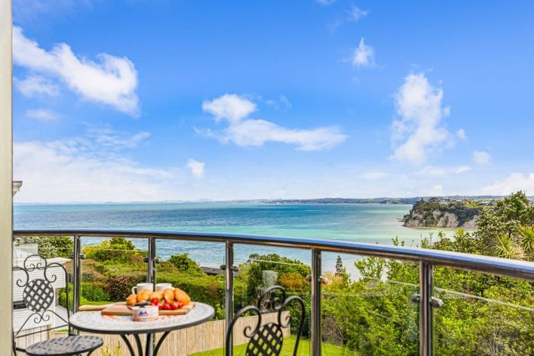 Photo of property in 65 Roberts Road, Matakatia, Whangaparaoa, 0930
