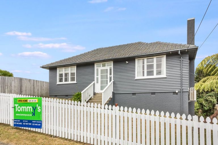 Photo of property in 3 Mitchell Grove, Ranui, Porirua, 5024
