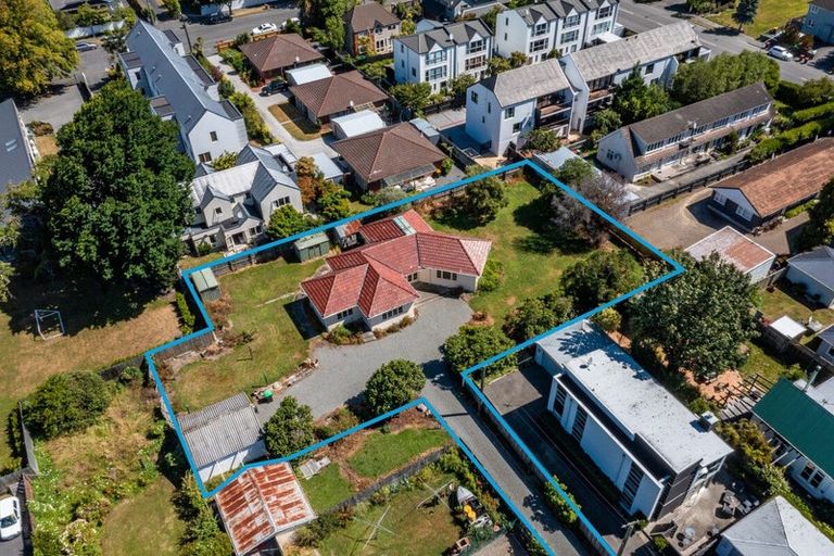 Photo of property in 2/130 Holly Road, St Albans, Christchurch, 8014