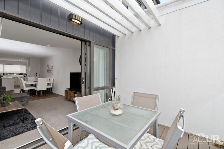 Photo of property in 10 Carder Court, Hobsonville, Auckland, 0618