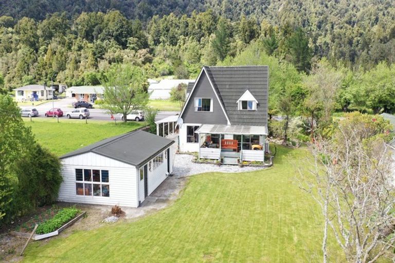 Photo of property in 98 Main Road, Harihari, 7884