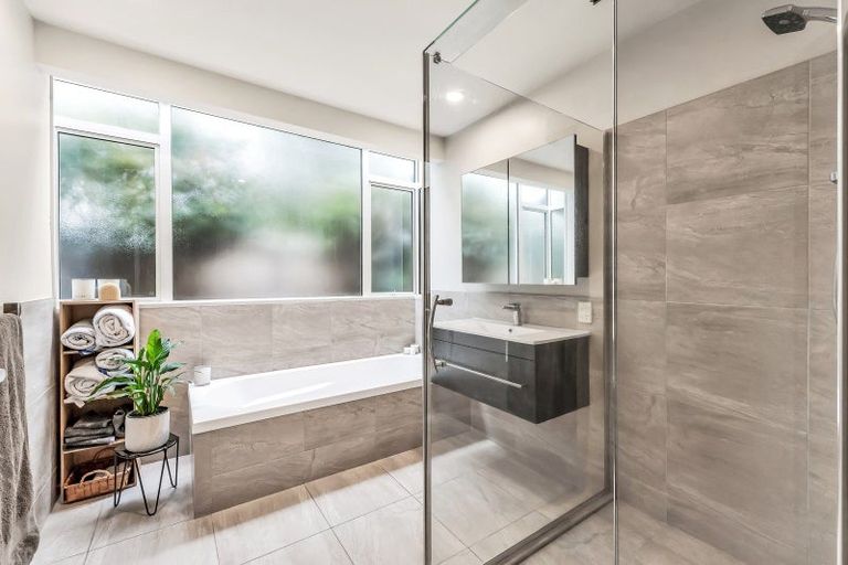 Photo of property in 79 Withells Road, Avonhead, Christchurch, 8042