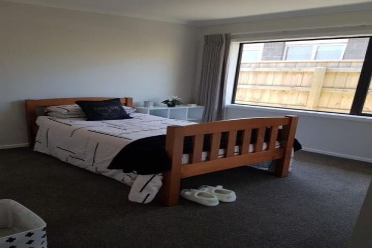 Photo of property in 42 Margaret Shields Avenue, Aotea, Porirua, 5024