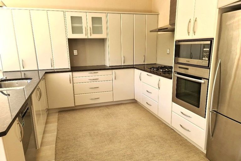 Photo of property in 21 Dunvegan Rise, East Tamaki Heights, Auckland, 2016