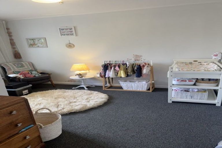 Photo of property in 1/245 Sturges Road, Henderson, Auckland, 0612