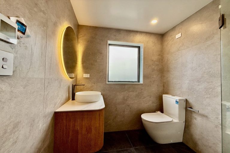 Photo of property in 77c Schoolside Road, Kumeu, 0810