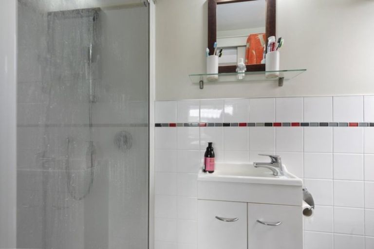 Photo of property in 17a Castle Crescent, Stokes Valley, Lower Hutt, 5019