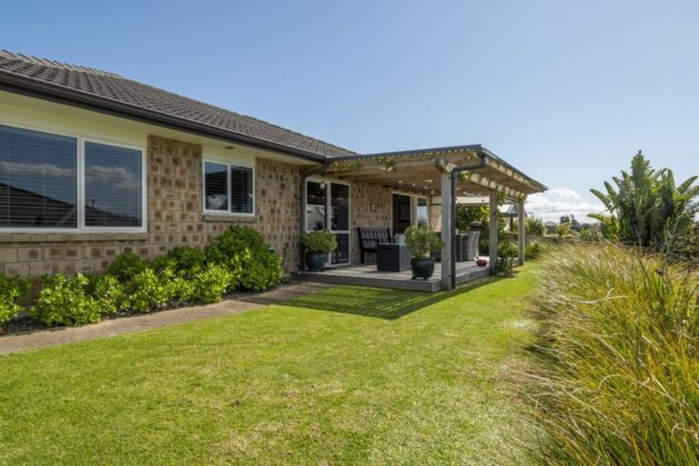 Photo of property in 15 Parkland Rise, Omokoroa, 3114