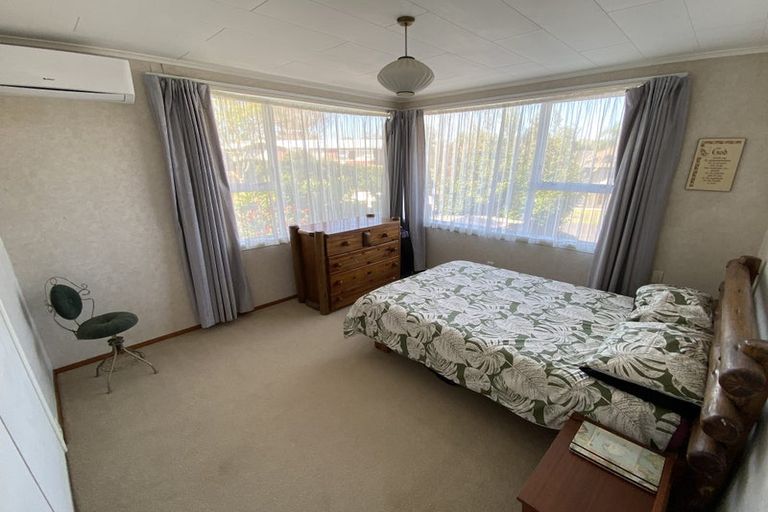 Photo of property in 2/214 Bleakhouse Road, Mellons Bay, Auckland, 2014