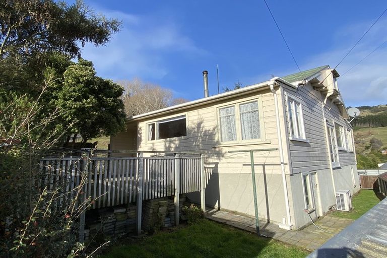 Photo of property in 18 Dickson Street, Macandrew Bay, Dunedin, 9014