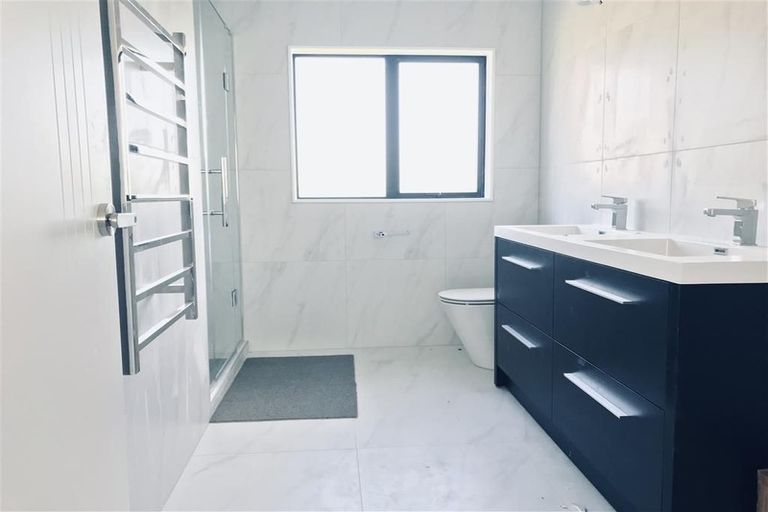 Photo of property in 750a East Coast Road, Pinehill, Auckland, 0630