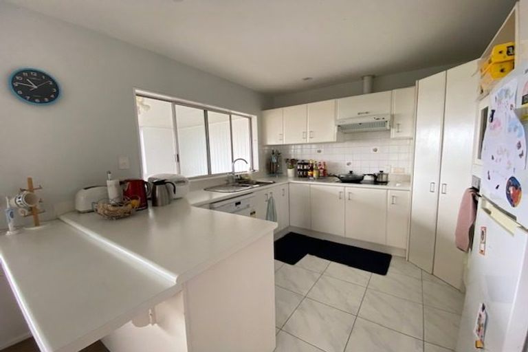 Photo of property in 1/13 Anure Place, Highland Park, Auckland, 2010