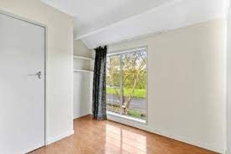 Photo of property in 5/106 West Coast Road, Glen Eden, Auckland, 0602