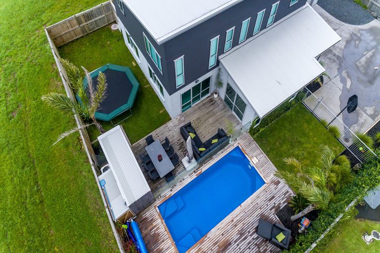 Photo of property in 63 Tapu Road, Huapai, Kumeu, 0810