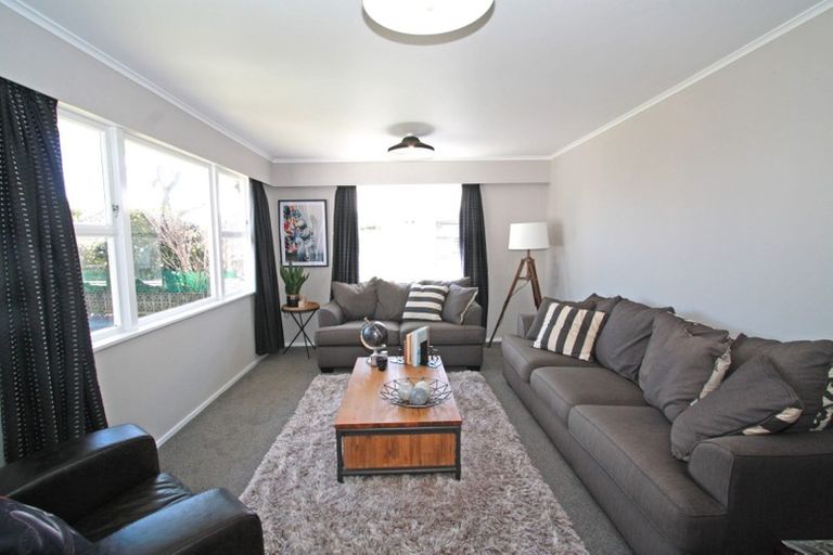 Photo of property in 9 Manu Crescent, Upper Vogeltown, New Plymouth, 4310