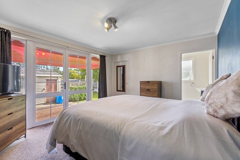 Photo of property in 6 Kauri Street, Merrilands, New Plymouth, 4312