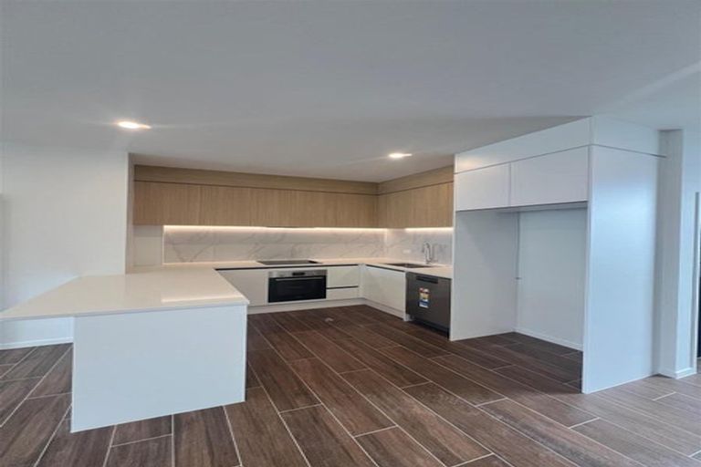 Photo of property in 62 Whare Kauri Road, Papakura, 2110