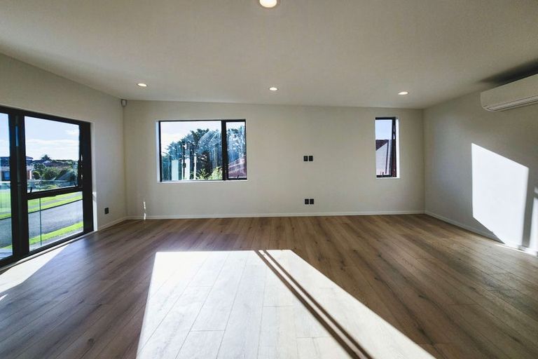Photo of property in 2 Embling Place, Eastern Beach, Auckland, 2012