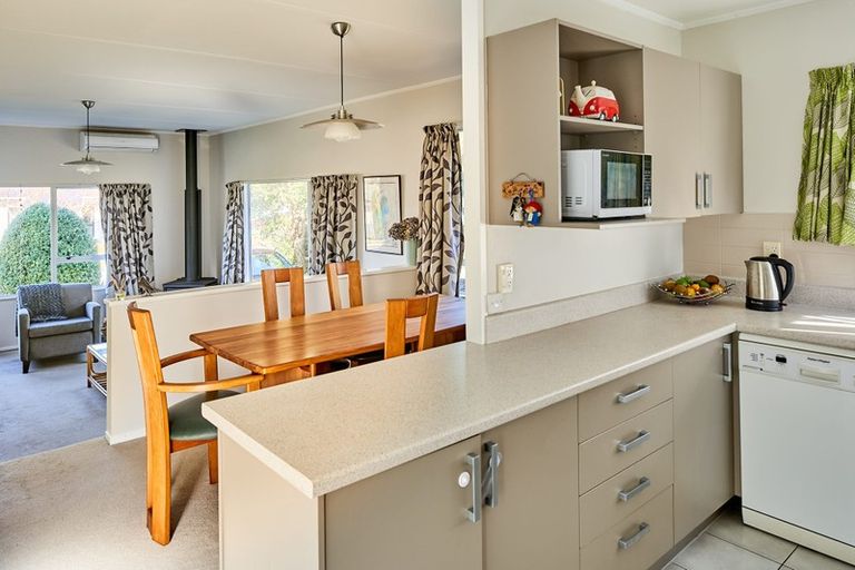 Photo of property in 3 Woolwich Close, Whitby, Porirua, 5024